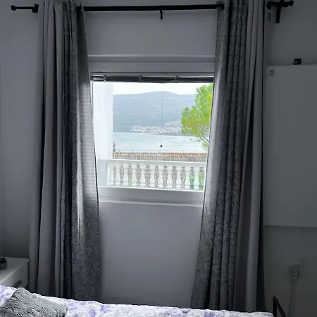 Lavender Apartment *